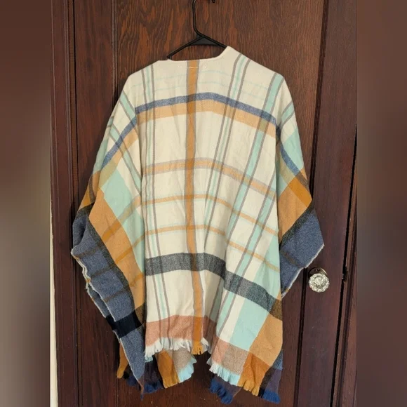 New With Tags Sonoma Plaid Fleece Wrap - Picture 5 of 5